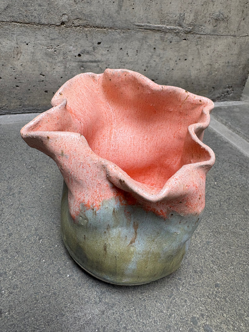 Kringlet vase
