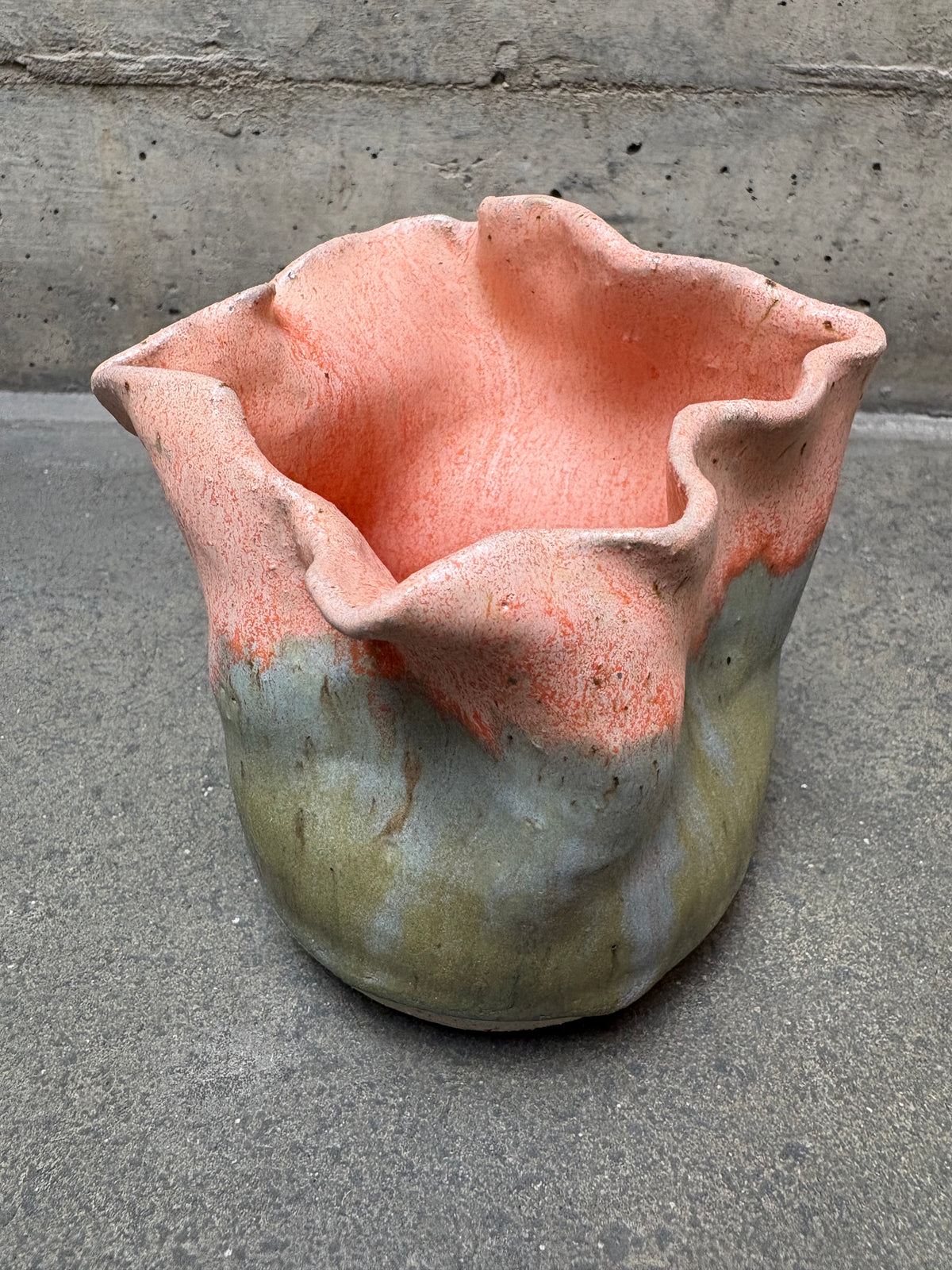 Kringlet vase