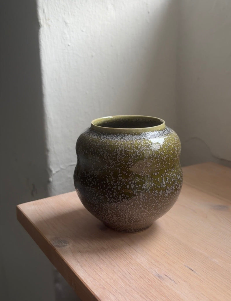 minivase, crystal moss