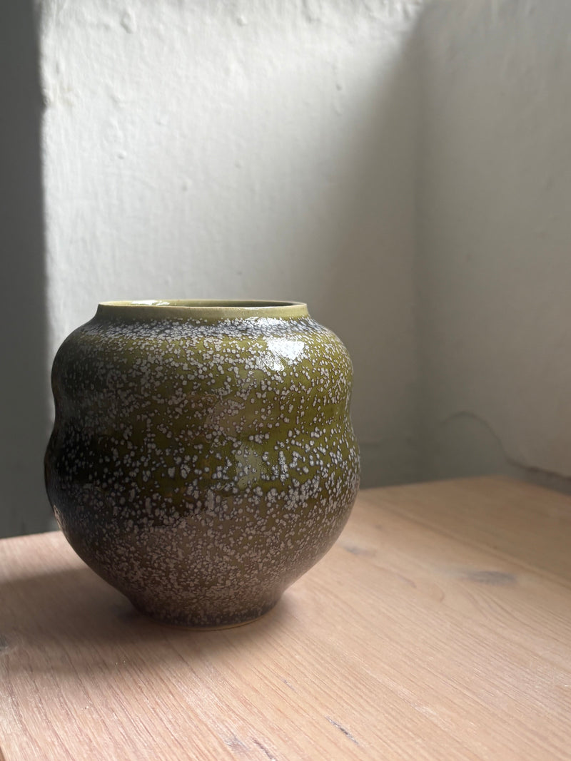 minivase, crystal moss