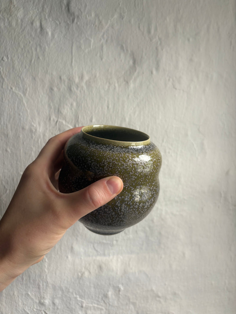 minivase, crystal moss