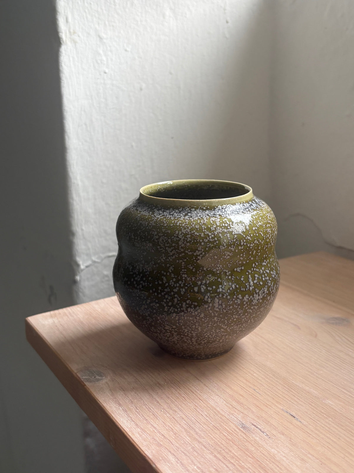 minivase, crystal moss