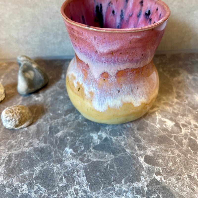Regnbue krus, pink/lilla indvendig